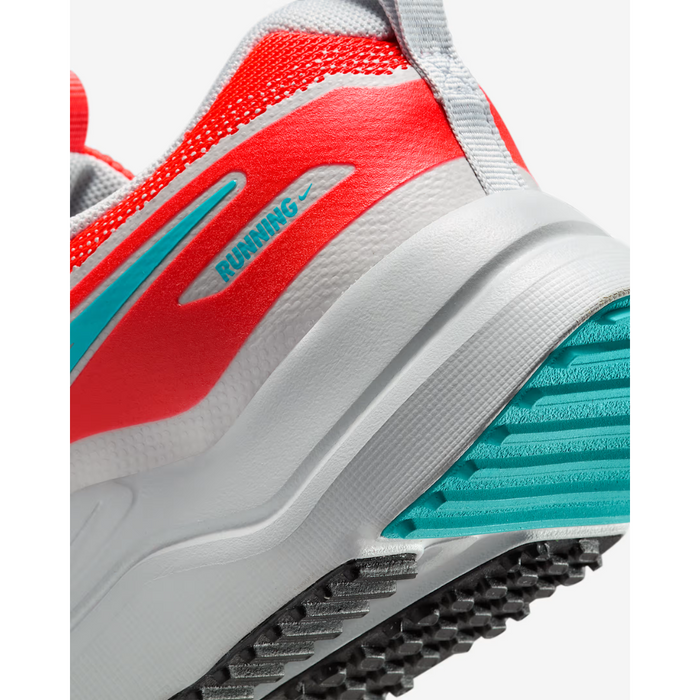 Nike Big Kids' Cosmic Runner (GS) Bright Crimson HM4402-600