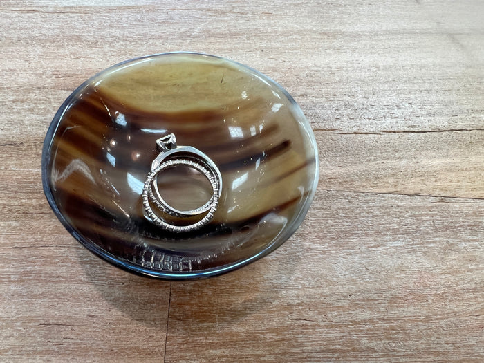 Cowhorn ring bowl
