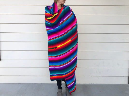 Foot loomed blanket - 5’ x 7’