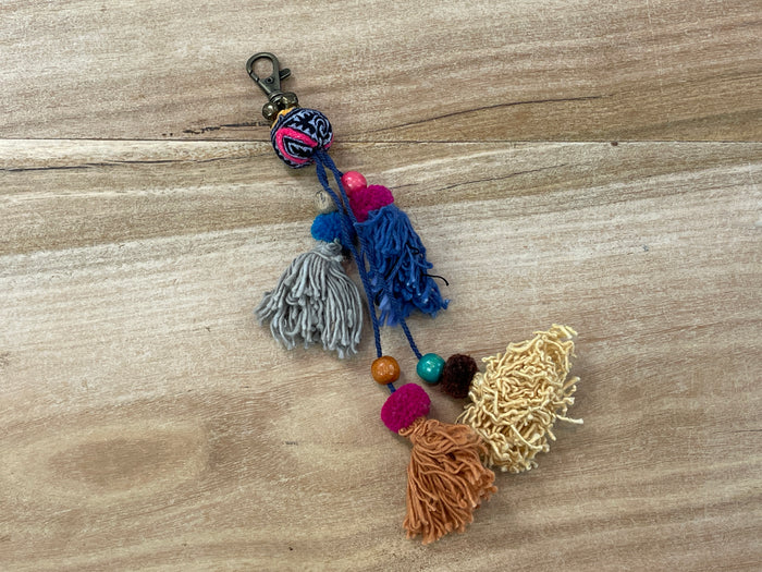 Key holder- pompom