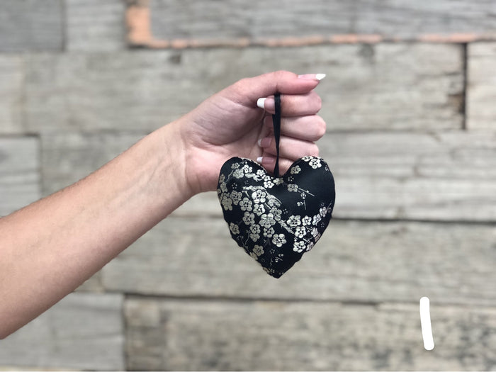 Ornament Heart Brocade