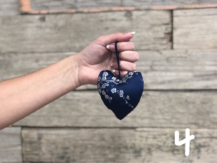 Ornament Heart Brocade