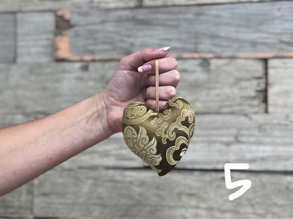Ornament Heart Brocade