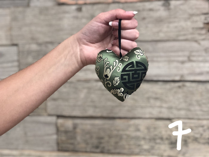 Ornament Heart Brocade