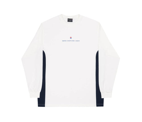 Trademark Longsleeve in Off-white - Four Street